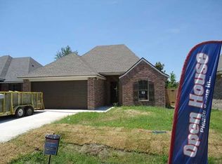 412 Milton Estates Ln, Youngsville, LA 70592