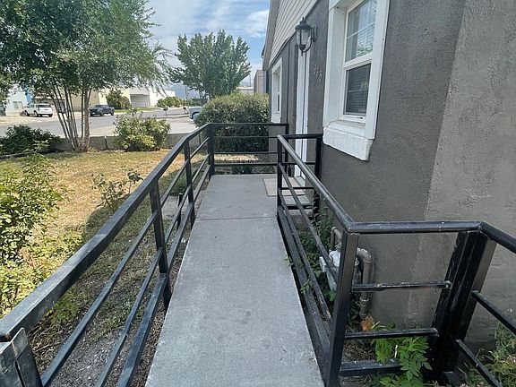 2nd image of 965 W Colmar Ave