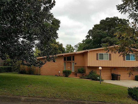 3rd image of 2140 Hallmark Dr
