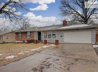810 N Dakota Dr, Independence, MO 64056