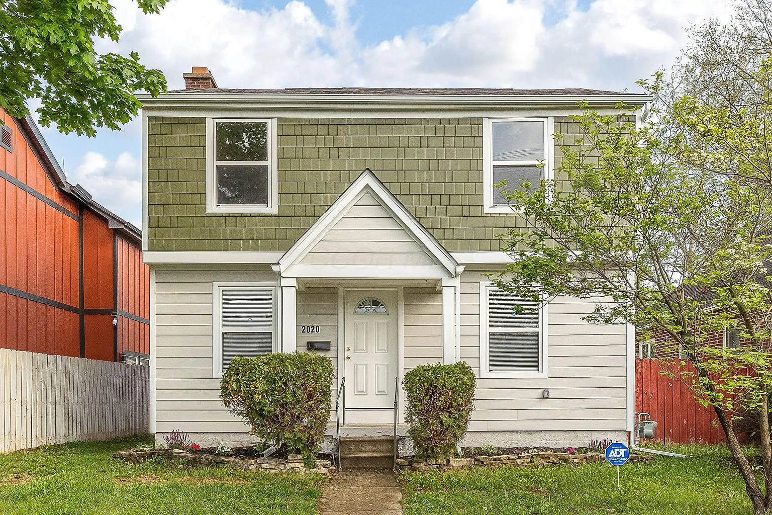 2020 W Mound St photo 1