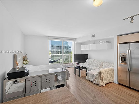 5th image of 4250 Biscayne Blvd APT 1206