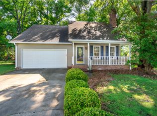 8 Brookford Ct, Greenville, SC 29615