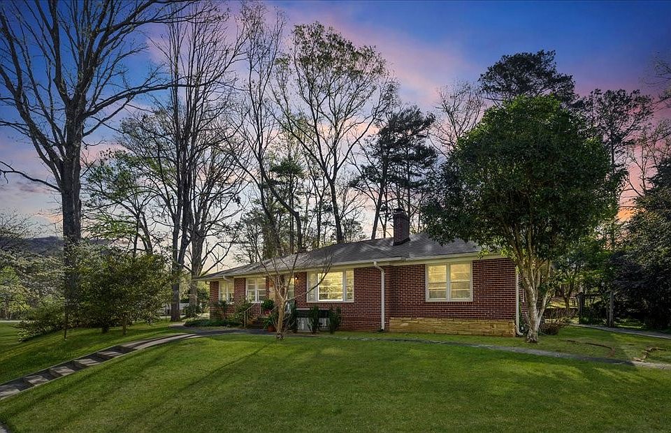 1st image of 936 Chester Cir