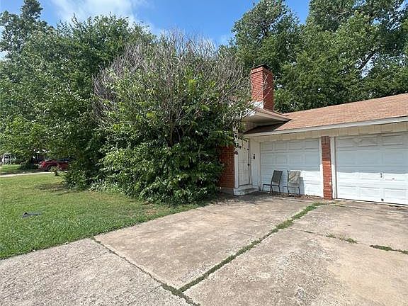 2nd image of 709 Redwood Dr