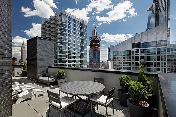 Rented by Greystar | media 35