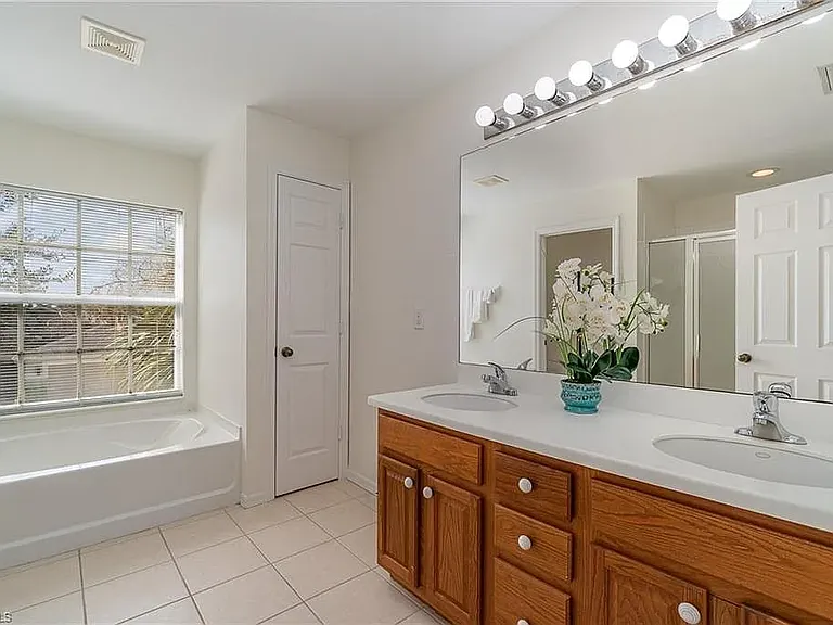 8993 Falcon Pointe Loop — Photo 4