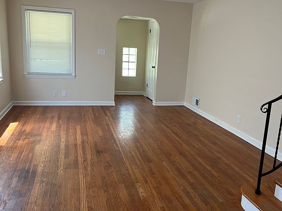 3rd image of 2658 River Rd
