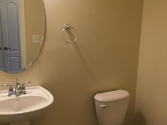 5th image of 11 Penningcroft Ln