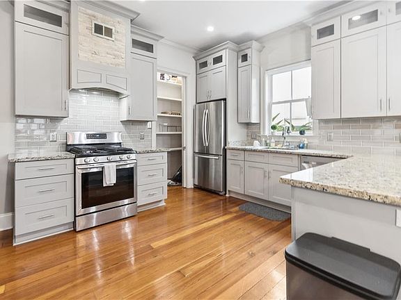 4th image of 714 3rd St