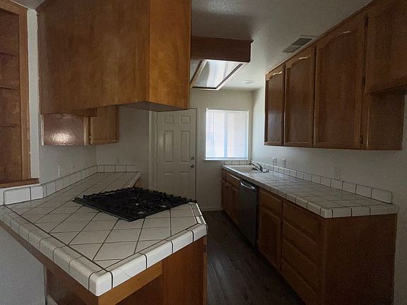 5th image of 975-83 N Lynora St #983