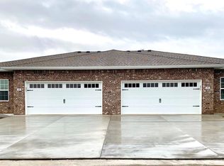 1122 Crosby Dr, Carthage, MO 64836