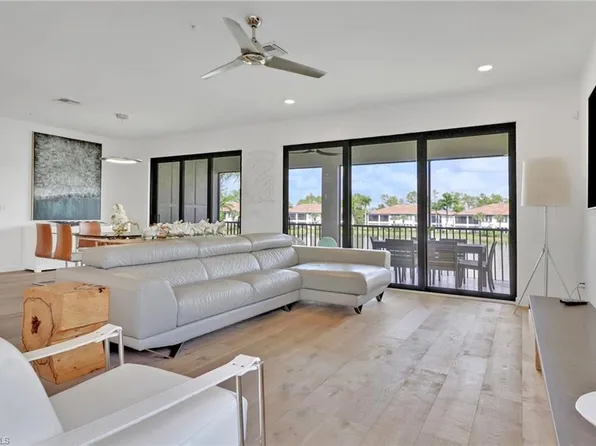 15161 Palmer Lake Cir Unit 202, Naples, FL 34109