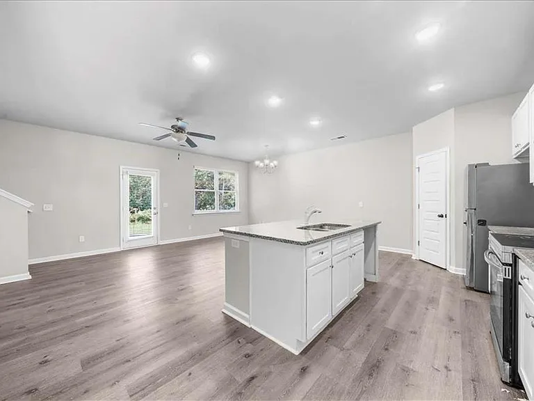 200 Vickery Ln NW — Photo 4
