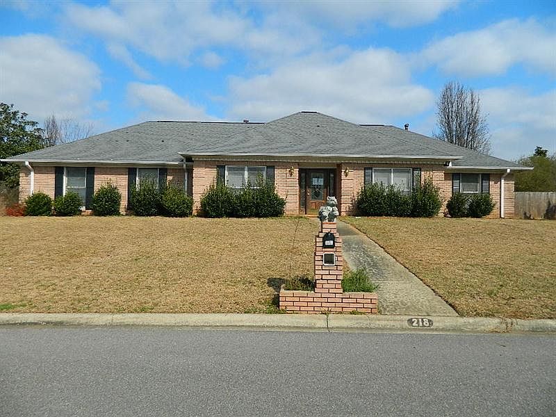 1st image of 218 Sandbrook Ln