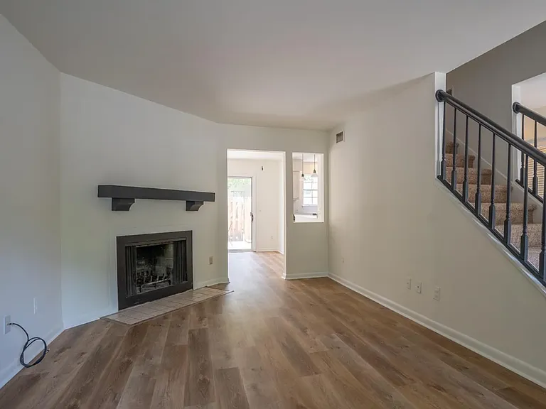 3276 Heathstead Pl — Photo 6
