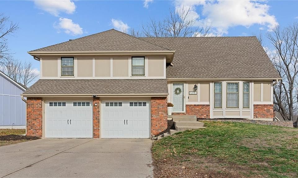 1st image of 1215 Canterbury Ln