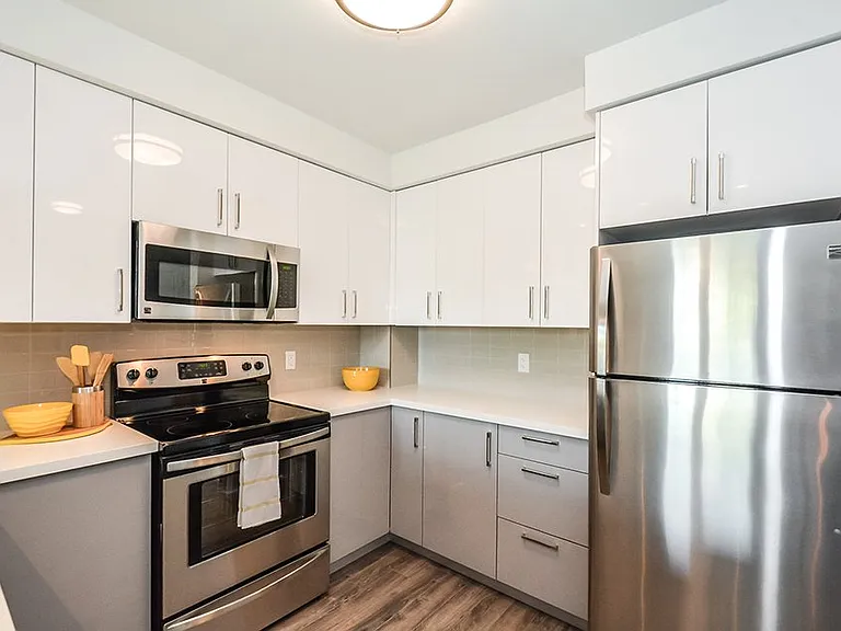 460 A Belmont Ave W #At 460b — Photo 23