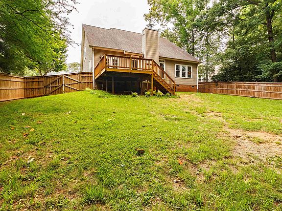 3rd image of 125 E Glohaven Pl