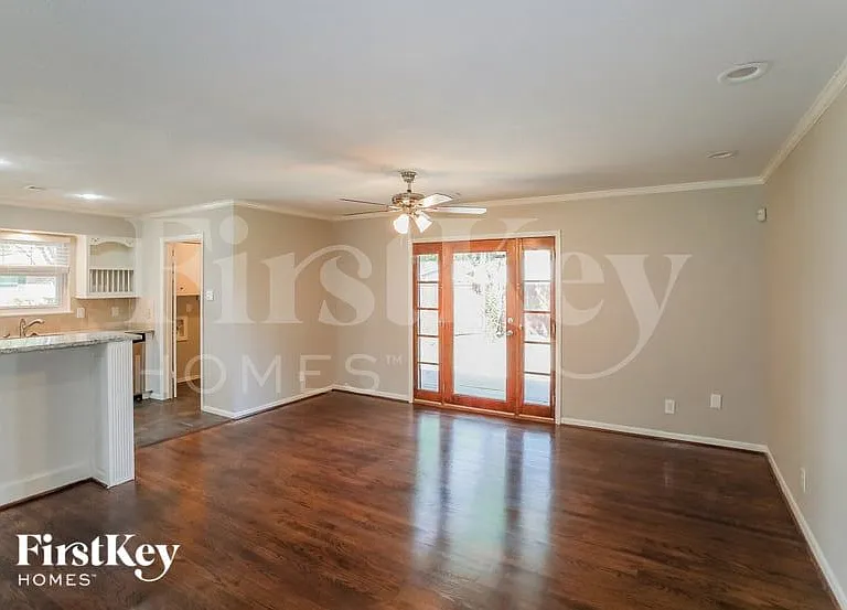 3439 Timberview Rd — Photo 5