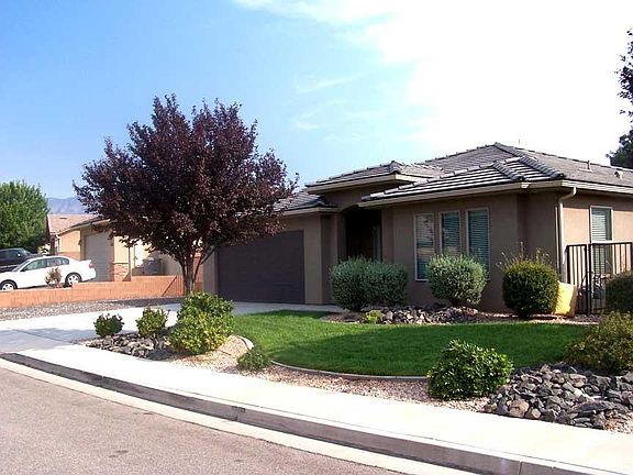 2nd image of 813 S Cotton Meadow Ln
