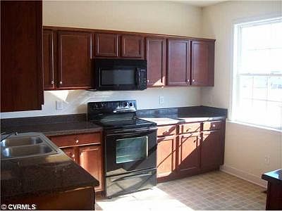 4th image of 3907 Schooner Ln #4