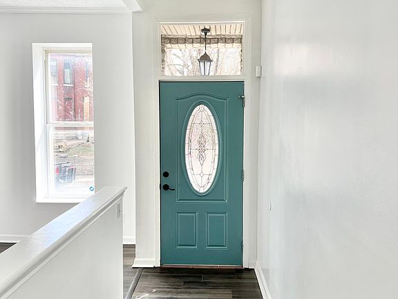 2nd image of 2749 Geyer Ave