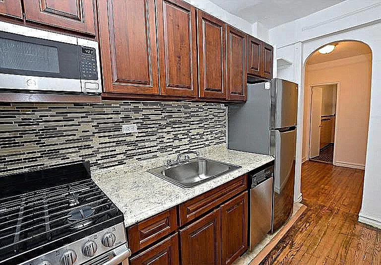 41-30 46th St #3K — Photo 3