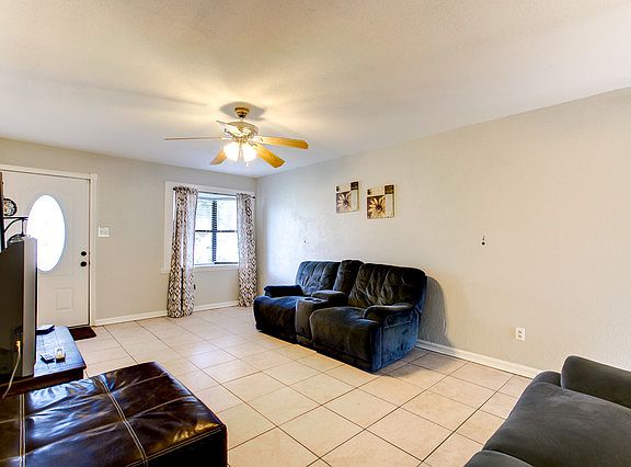 4th image of 812 Matador Dr