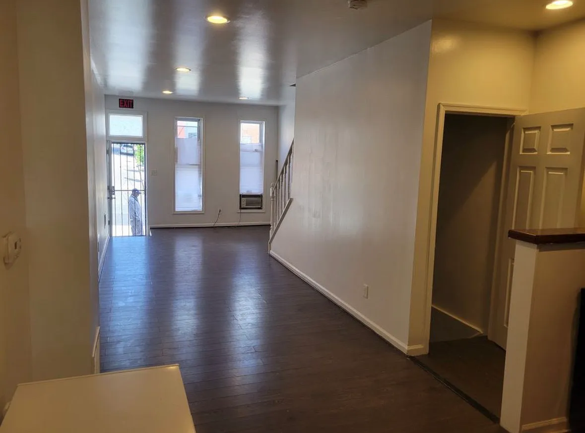 4 bed, 1.5 bath, $2,100 — Photo 4