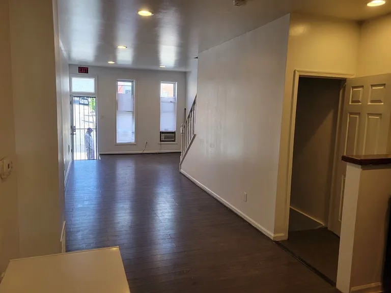 2505 W Baltimore St #TOWNHOUSE — Photo 4