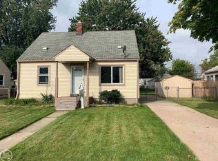 22437 Tuscany Ave, Eastpointe, MI 48021