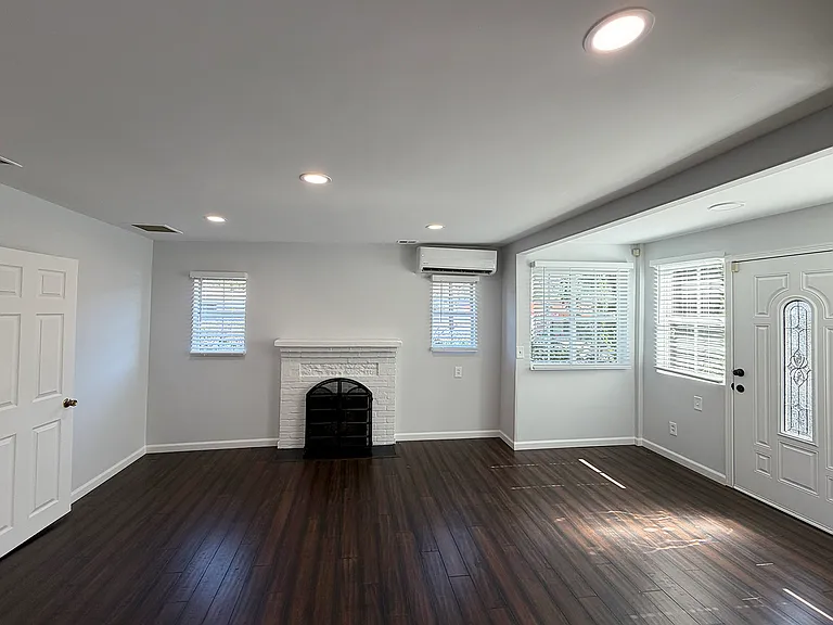 10102 Fernglen Ave — Photo 3