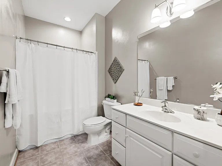 810 Belmont Bay Dr #201 — Photo 32