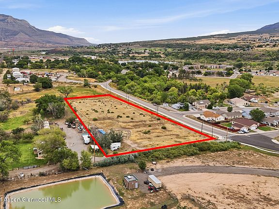 3rd image of 700 Cardinal Way