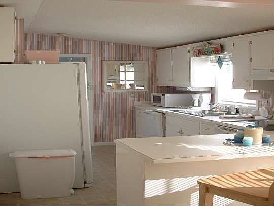3rd image of 1545 White Oak Dr SW
