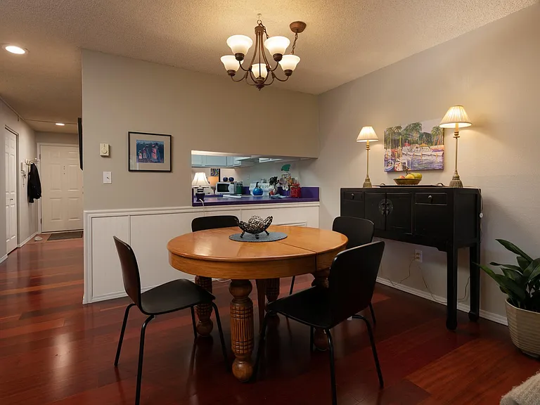 23003 Lakeview Dr #105 — Photo 4