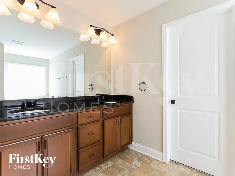4313 Yonah Park — Photo 11