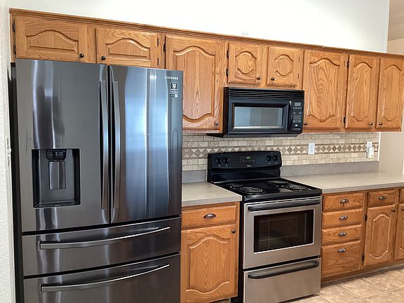 5th image of 1901 Avonia Dr