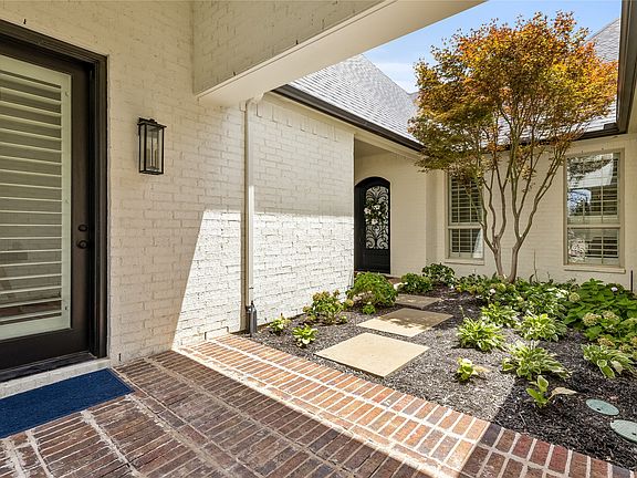 3rd image of 2120 Meadow View Dr