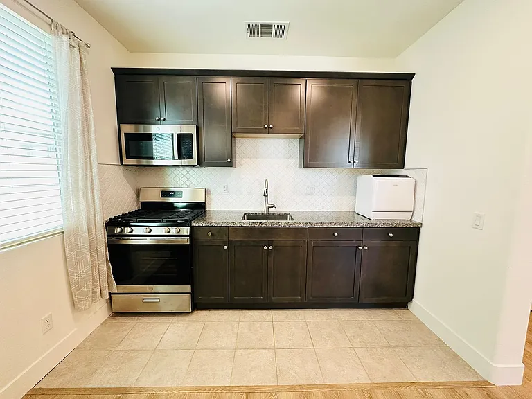 10964 Roble St #2 — Photo 8