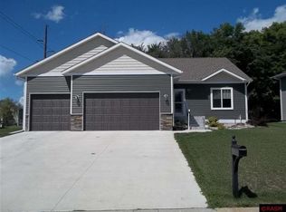 300 Tanager Path, Mankato, MN 56001