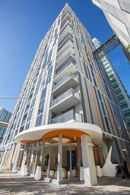 1st image of 31 SE 6th St APT 1101