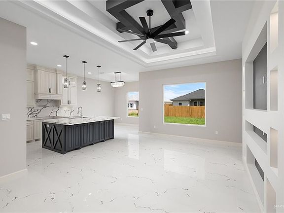 3rd image of 202 Janet Cir S