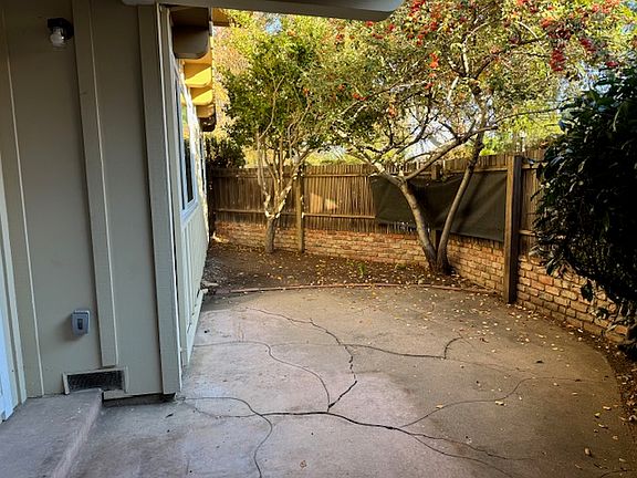 5th image of 4274 Wilkie Way #C