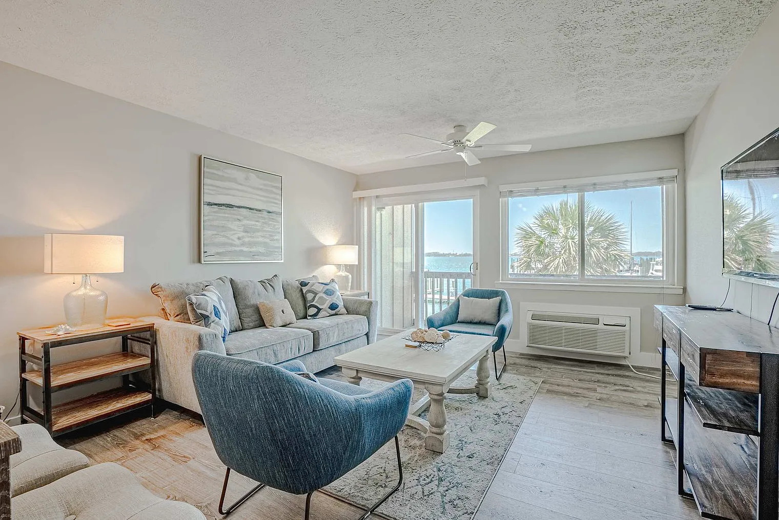 2 bed, 2.0 bath, 1194 sqft, $2,916 — Photo 1