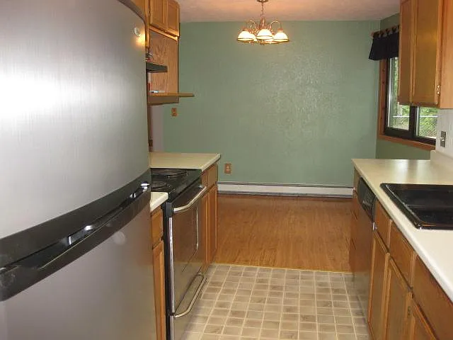 2787 Templeton St — Photo 13