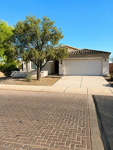 376 W Phantom Dr Photo 1