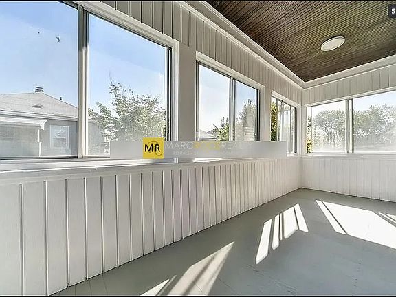 3rd image of 12 Renfrew St