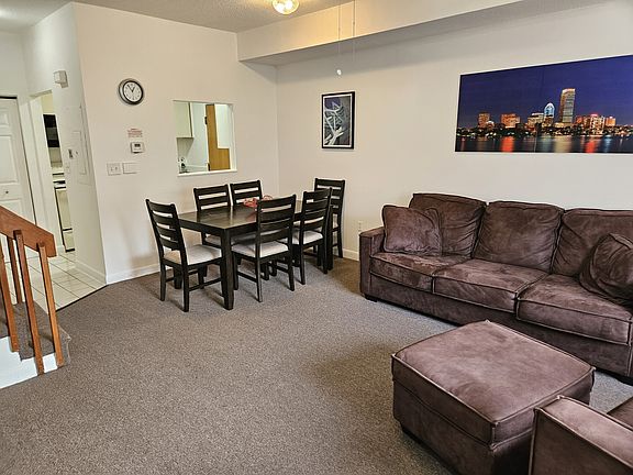 LIVING / DINING